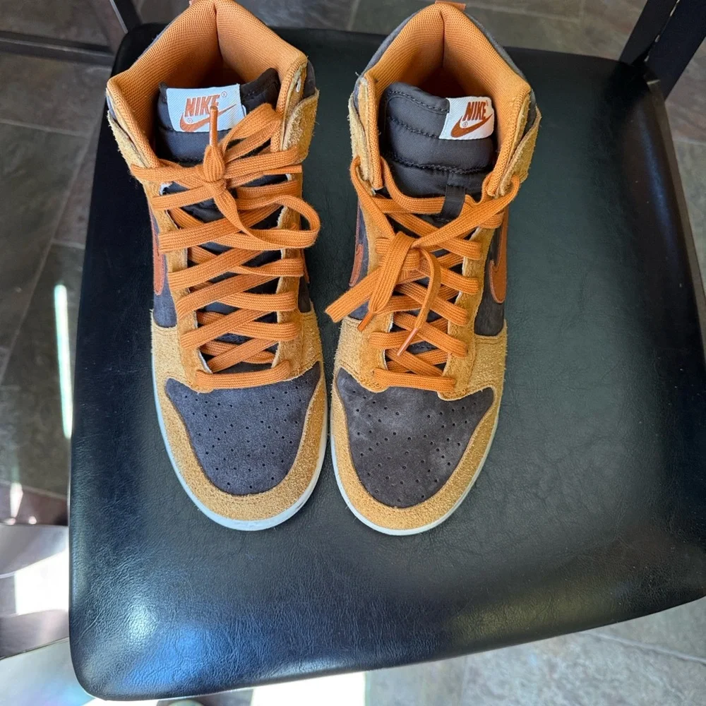 Nike High-Top Sneakers in Brown and Orange - Picture 6 of 8